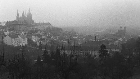 200011-31prahaview.jpg